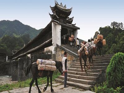 翻越鹞子尖